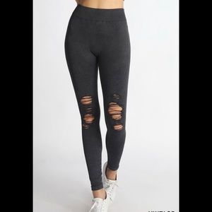 Nikibiki Vintage Ripped Jeggings